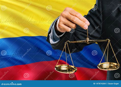  Subversive Law: Reflections on Justice and Power in Colombia – A Colombian Legal Mosaic Unveiled